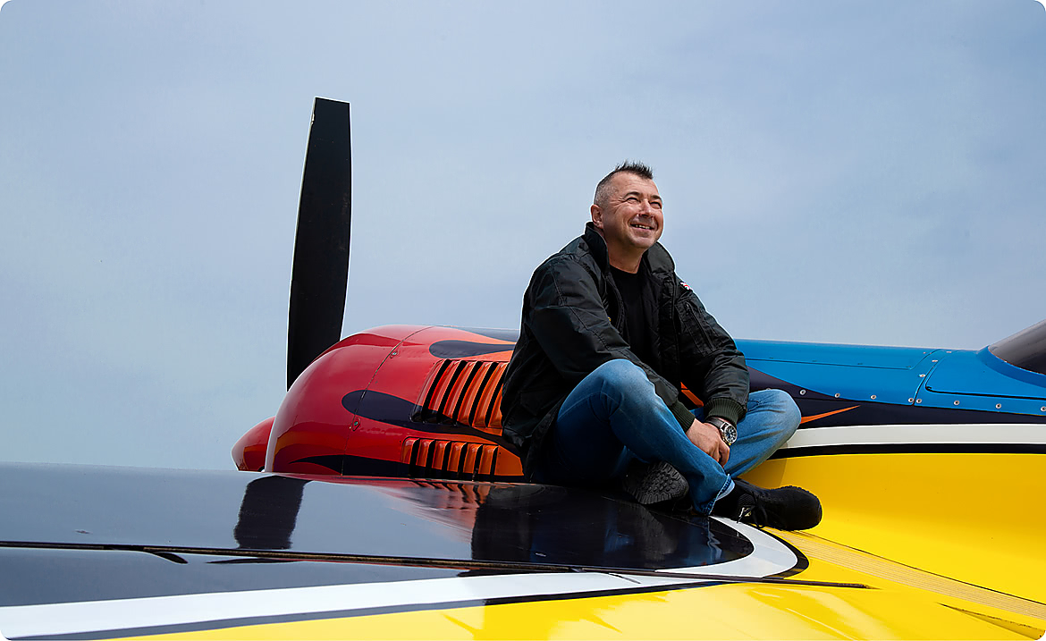 Пилот малой авиации камиль. Кузьминых вадим сергеевич пилот. Курас самолетик маленький. Пилот цесна. Пилот малой авиации.