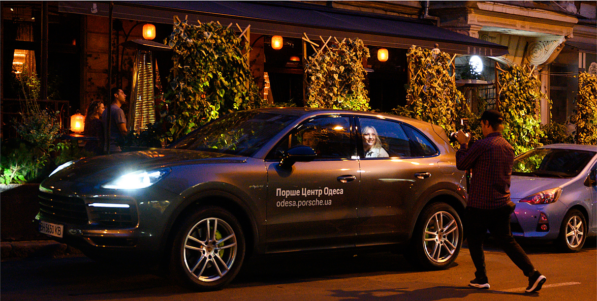 Подарок от «Порше Центр Одесса» — сопровождение целый день Porsche Cayenne Порше Центр Одесса Porsche Cayenne