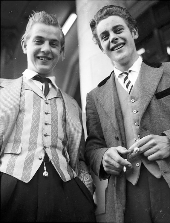 Яскраві представники Teddy Boys Архівне фото стилю кежуал