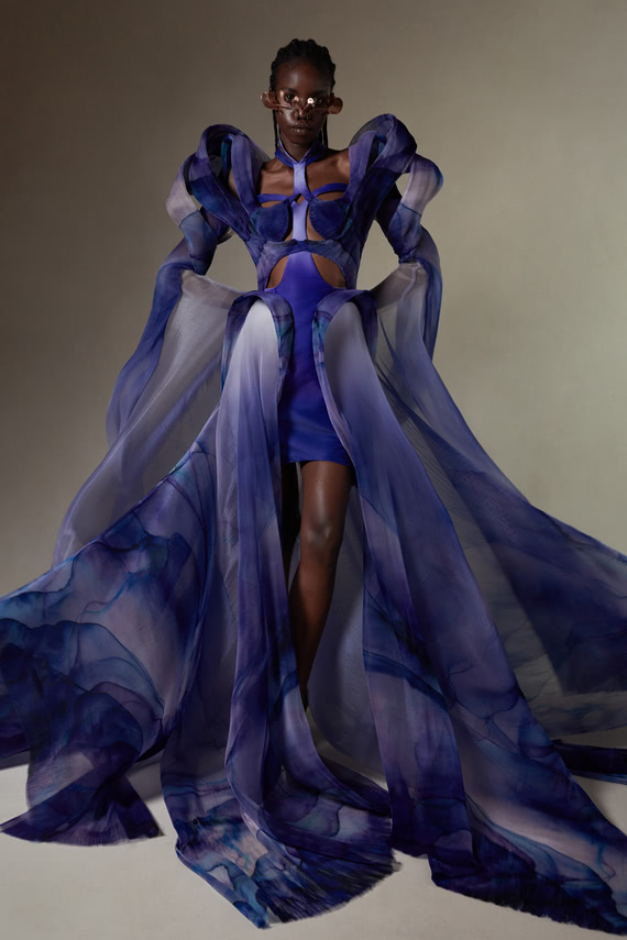 Iris Van Herpen роскошное синее платье