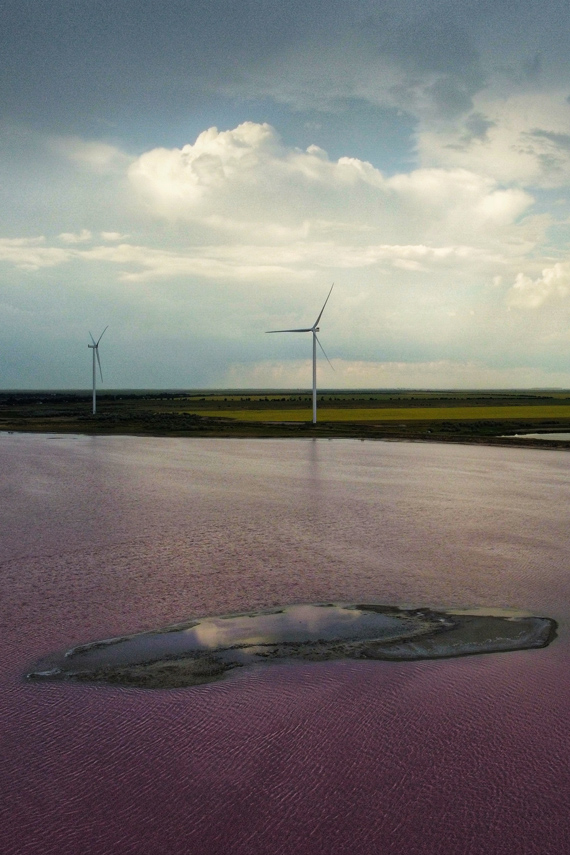 Ветряки на Розовом озере