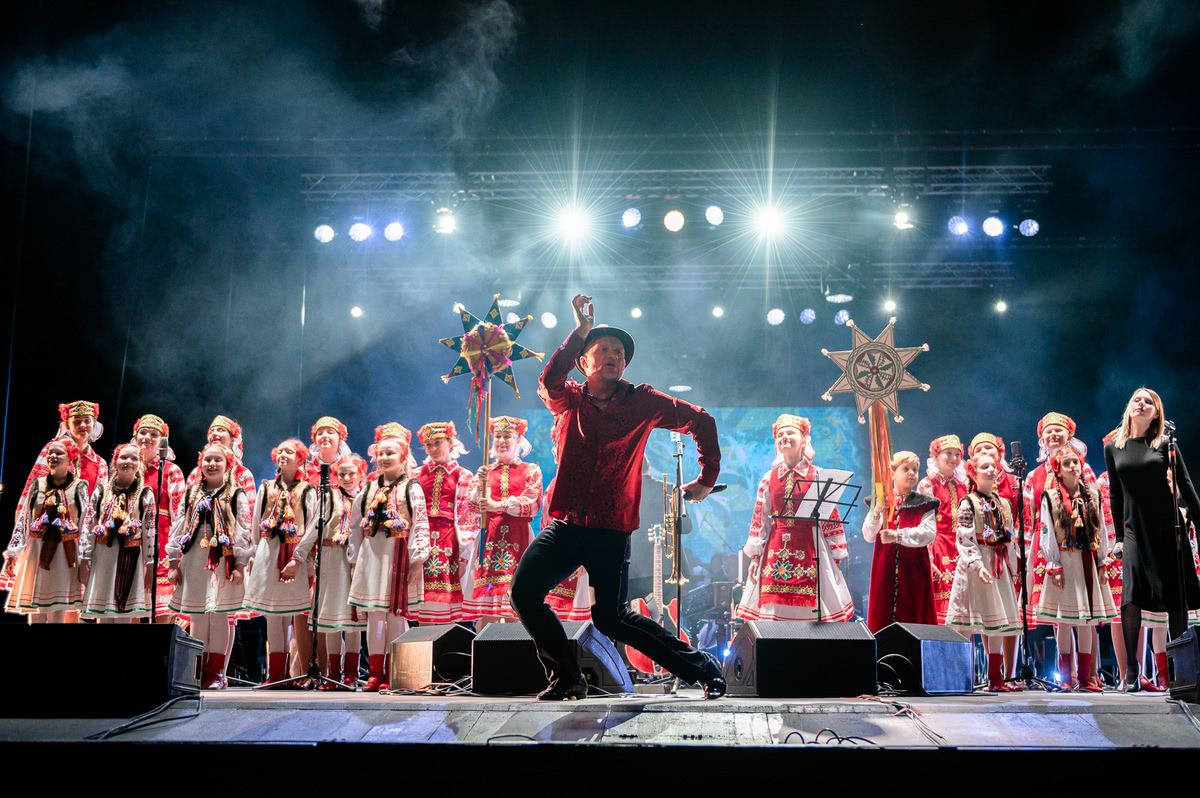 Скрипка ансамбль «Зернятко» фото О. Скрипка и детский ансамбль «Зернятко»