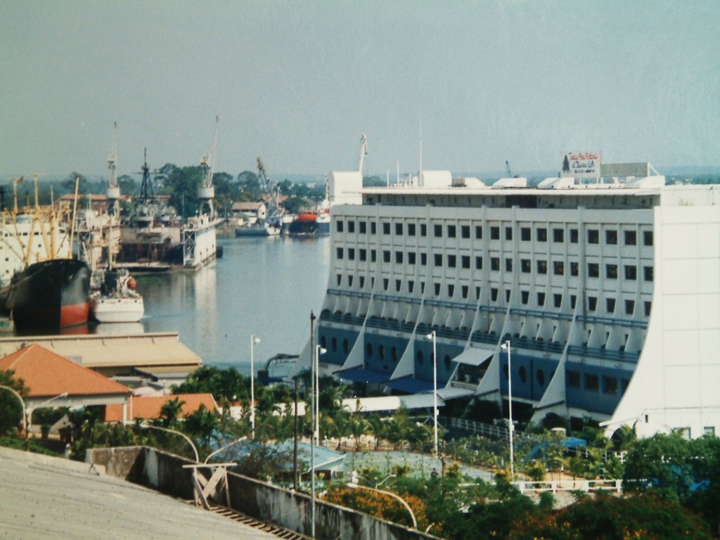Отель на воде Saigon Floating Hotel John Brewer Floating Hotel 2