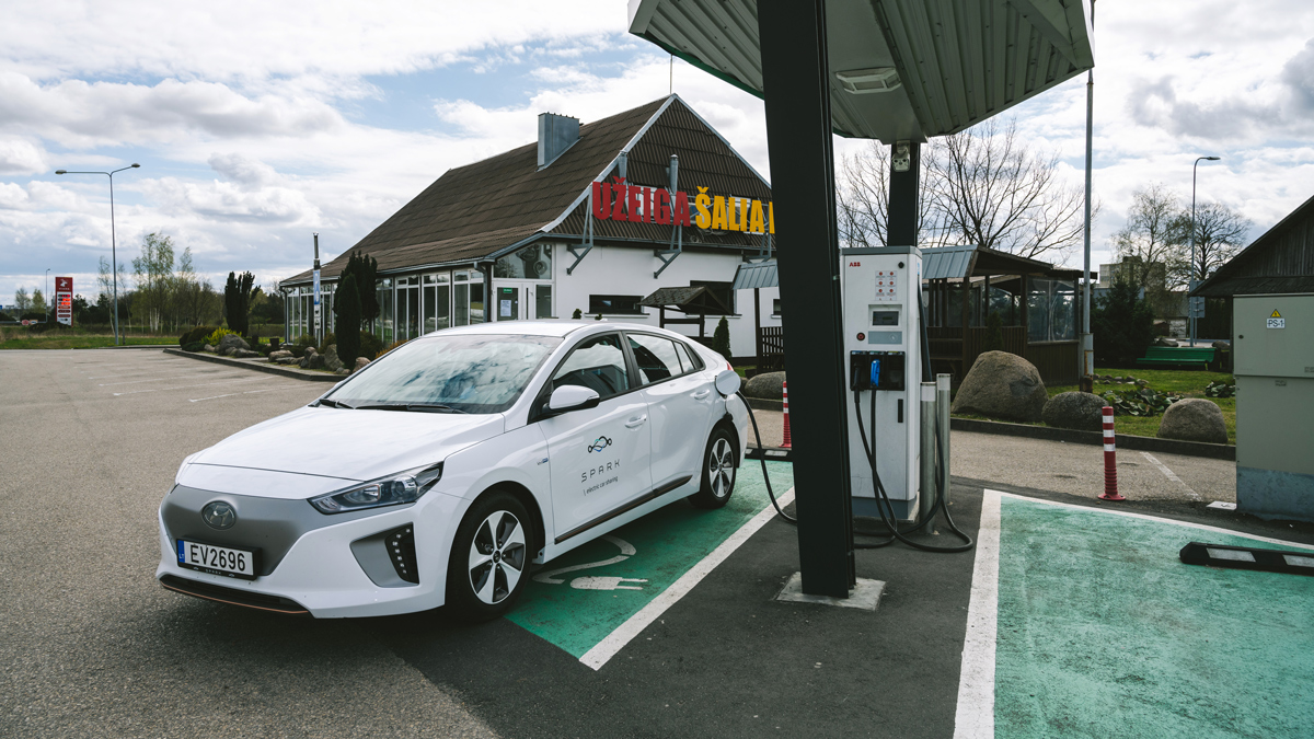 Hyundai IONIQ Electric Hyundai IONIQ Electric фото