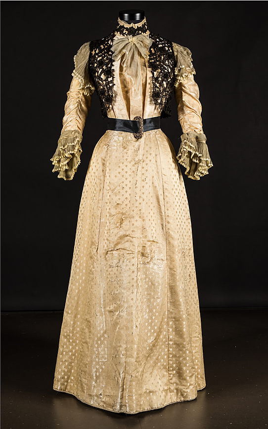 Платье для прогулок из коллекции Victoria Museum.