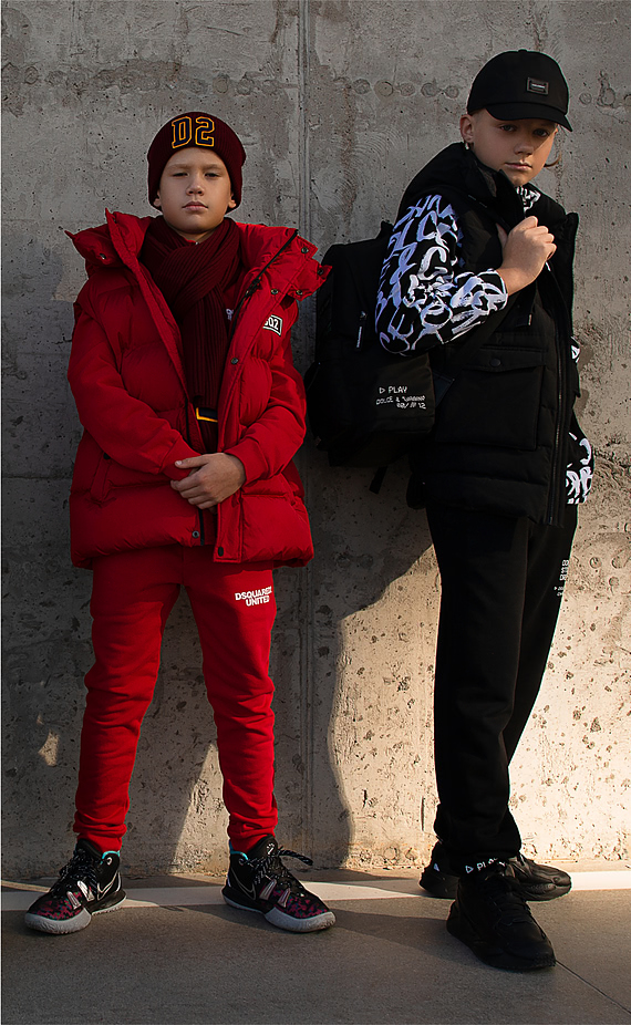 На моделях одежда брендов Dsquared2 Kids и Dolce&Gabbana детские бренды одежды